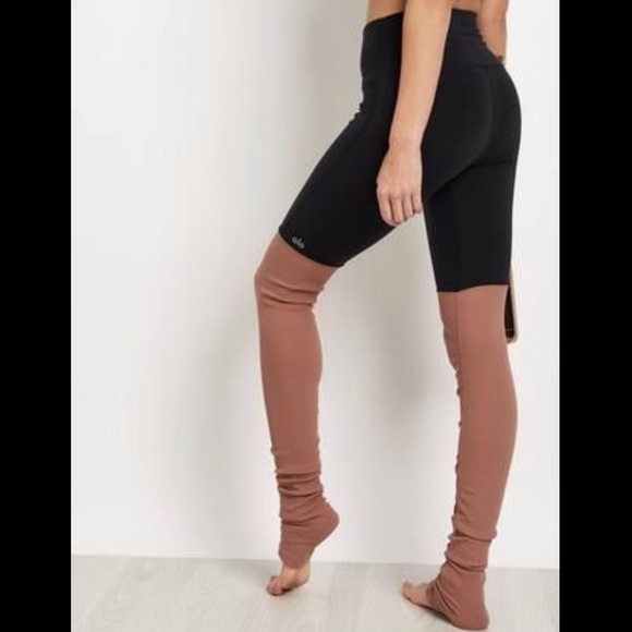 ALO Yoga Pants - ALO YOGA Goddess Leggings